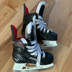 Bauer Youth ice skates
